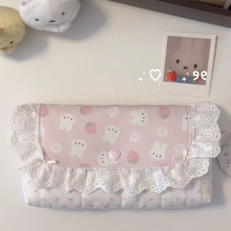 Strawberry Huller - กระเป๋าใส่ปากกาการ์ตูนลายสตรอว์เบอร์รี่ มิฟฟี่ กระต่าย สีชมพู น่ารัก แบบพลิกขึ้นได้